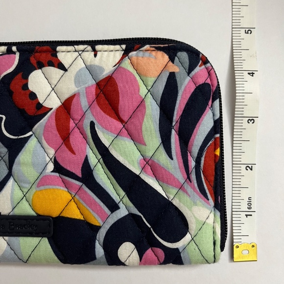 EUC Vera Bradley Mod Paisley RFID Tech Wristlet - Picture 10 of 10